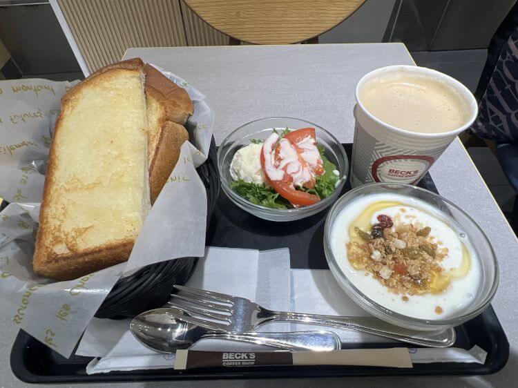 バタートースト+ミニサラダ+グラノーラヨーグルトセット＠BECK'S COFFEE SHOP 立川店 