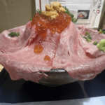 「肉ドレス海鮮丼」SNSで話題沸騰中の肉海鮮丼はとろけるA5和牛が最高！吉祥寺