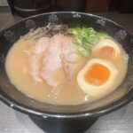東京駅ラーメンストリート「俺式 純」せたが屋グループの上品・濃厚な豚骨スープがイケる