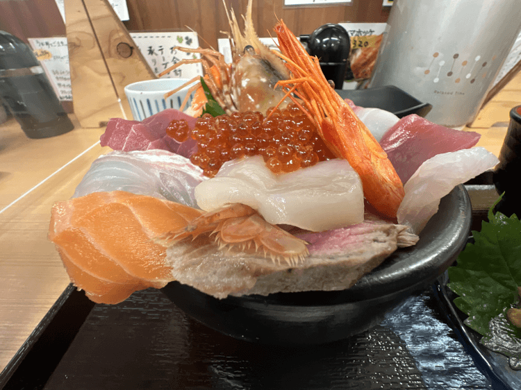 おまかせ海鮮丼 ＠魚屋の台所 本店 札幌