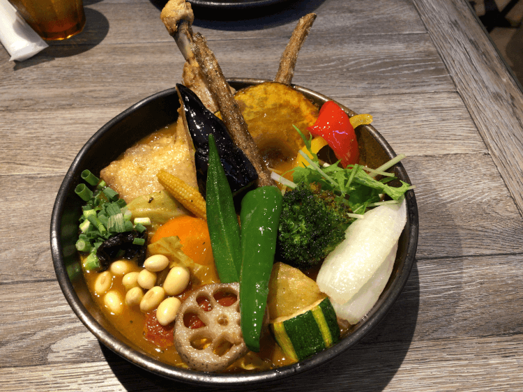 チキンと一日分の野菜20品目＠Rojiura Curry SAMURAI. 下北沢店