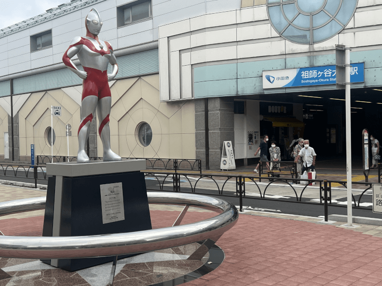 ウルトラマン像＠祖師ヶ谷大蔵駅