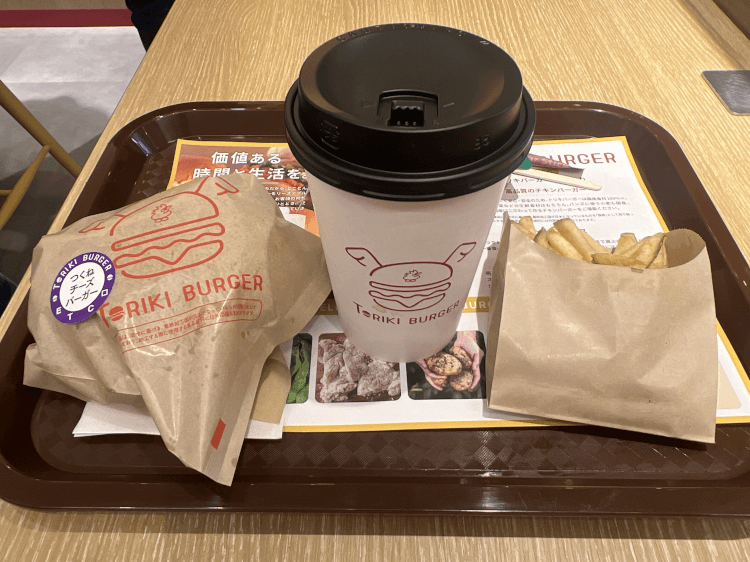 つくねチーズバーガーセット 和紅茶選択＠トリキバーガー 渋谷井の頭通り店