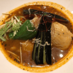 札幌スープカレー 恵比寿「イエローカンパニー」食べログ3.7超え百名店でチキン＆ベジタブル