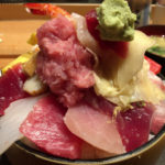 神田「すし定」100年以上！続く老舗で美味いデカ盛りちらし寿司